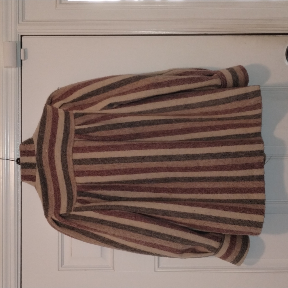 Ladies coat - Picture 3 of 3